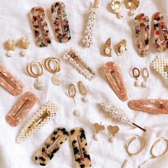 Urban Outfitters Accessories - LAST SET Vintage Pearl + Gold Barrette Clips